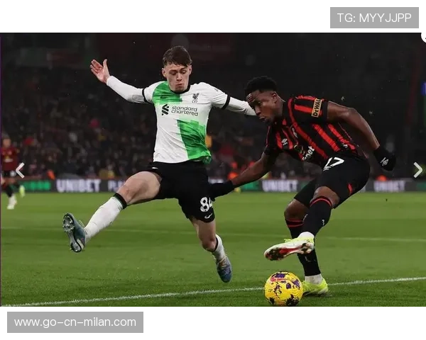 伯恩茅斯抓住防线空当得分